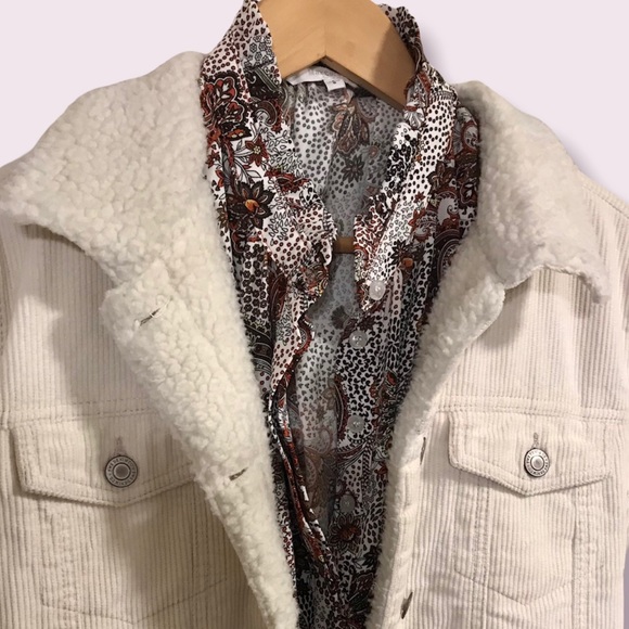 🌟SALE 2/$10.00‼️ Max Coco Women’s Paisley Sleeveless Button Up Blouse Size S - Picture 6 of 7